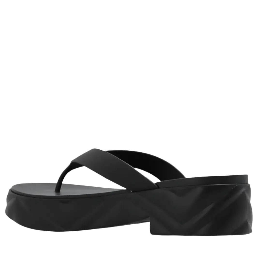 Sandalia de plataforma con tiras 'Negra'